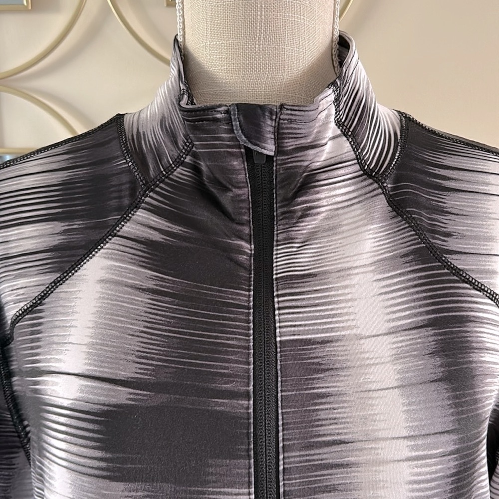 TekGrear - Drytex woman’s Black and Gray Striped Zip-Up Athletic jacket size XL - Picture 3 of 12